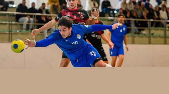 Atletas do Feirense surpreendidos pelo Académico do Funchal