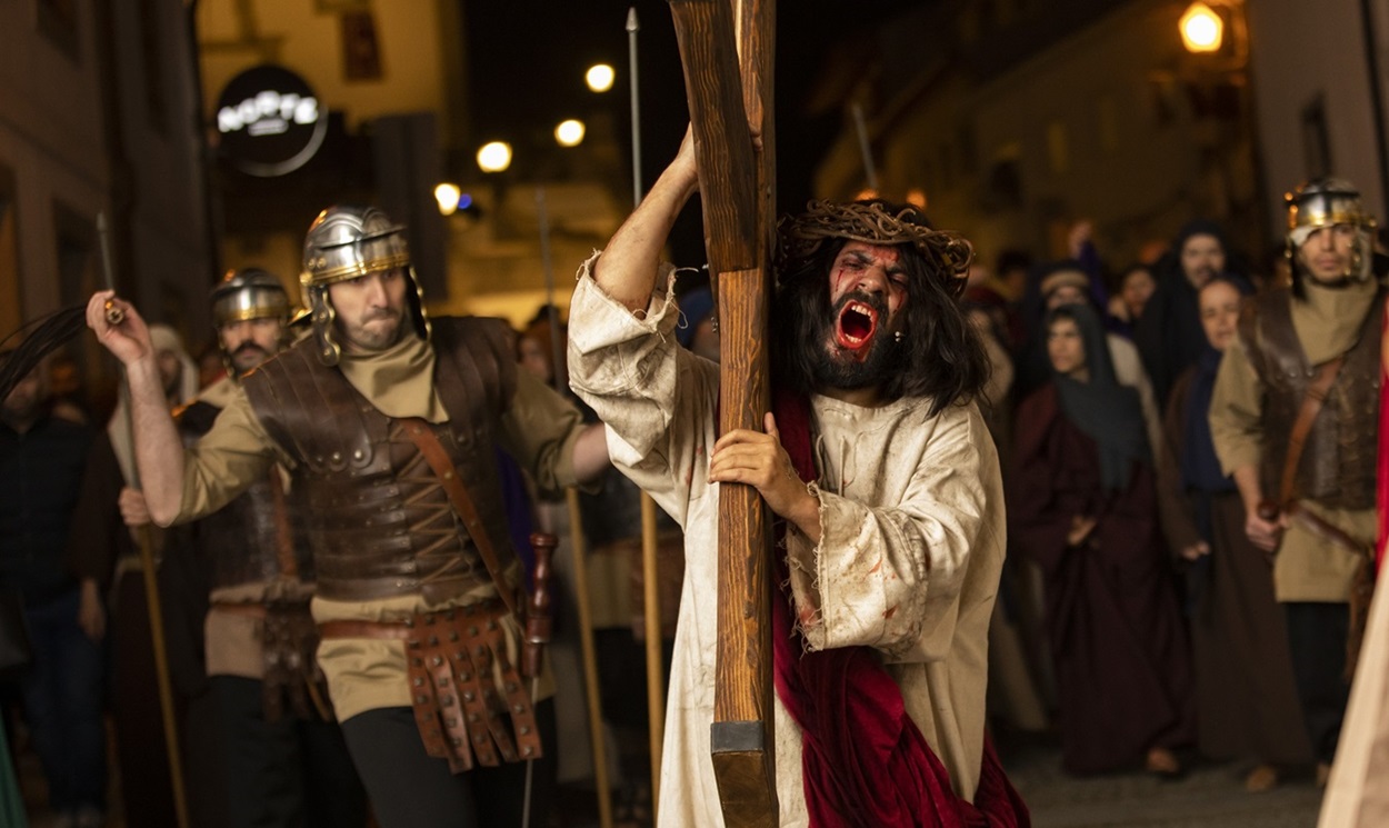 Mater Dolorosa inspira Semana Santa com recriações históricas e gastronomia tradicional