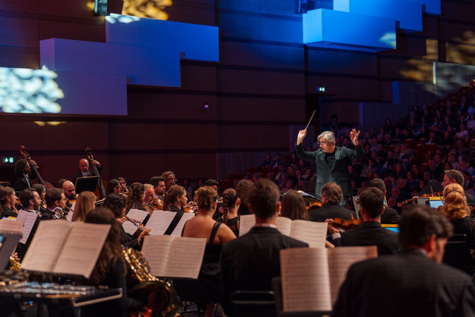Soprano Olga Kulchynska sobe ao palco do Grande Auditório do Europarque